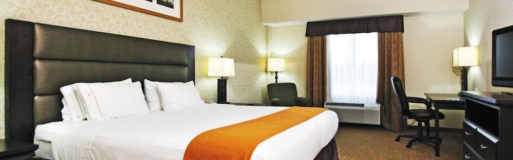 Holiday Inn Express Hotel & Suites Ottawa Airport By Ihg Esterno foto