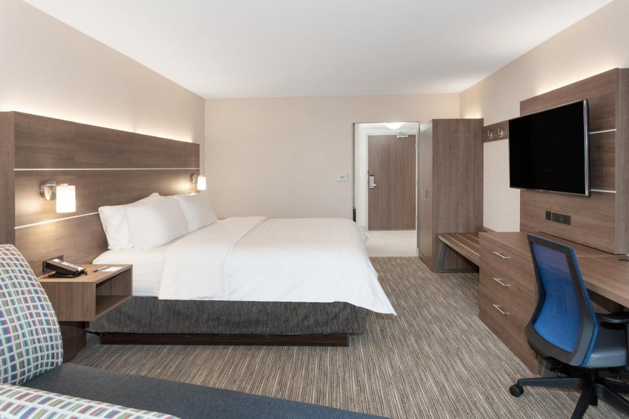 Holiday Inn Express Hotel & Suites Ottawa Airport By Ihg Esterno foto