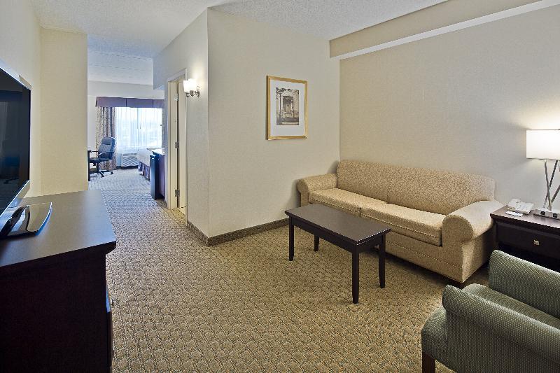 Holiday Inn Express Hotel & Suites Ottawa Airport By Ihg Esterno foto