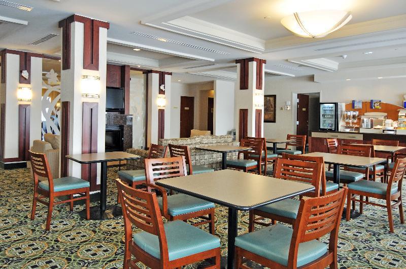 Holiday Inn Express Hotel & Suites Ottawa Airport By Ihg Esterno foto