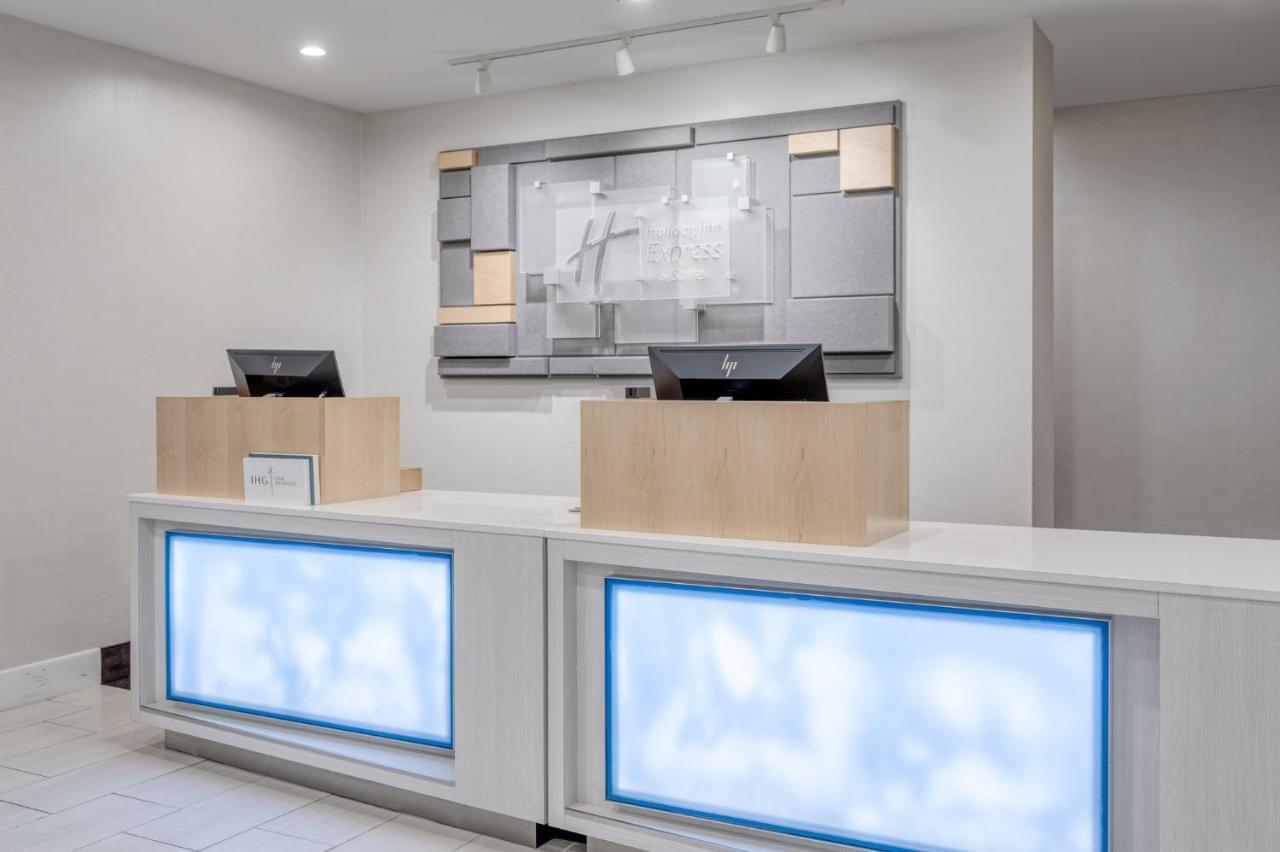 Holiday Inn Express Hotel & Suites Ottawa Airport By Ihg Esterno foto