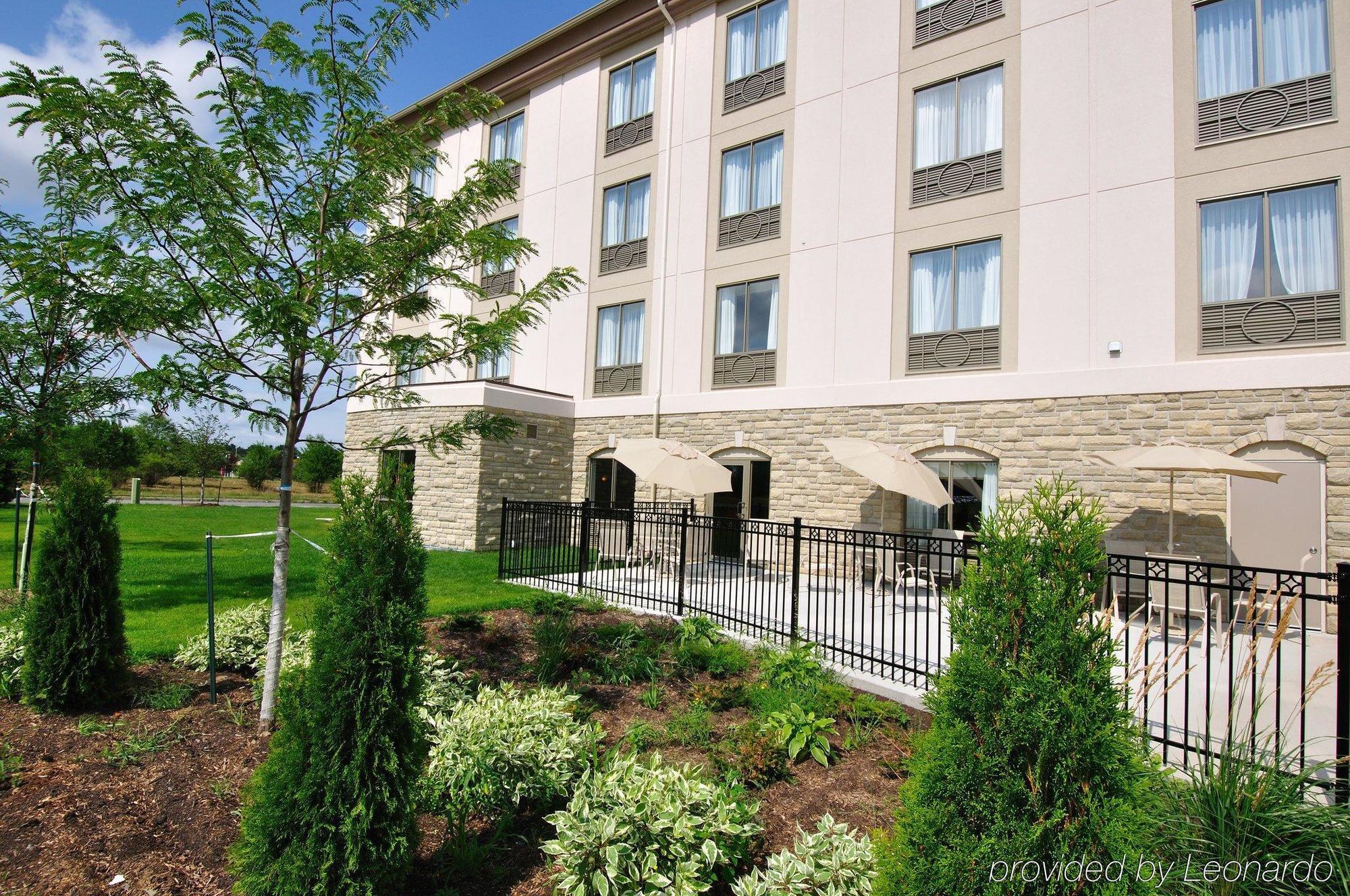 Holiday Inn Express Hotel & Suites Ottawa Airport By Ihg Esterno foto