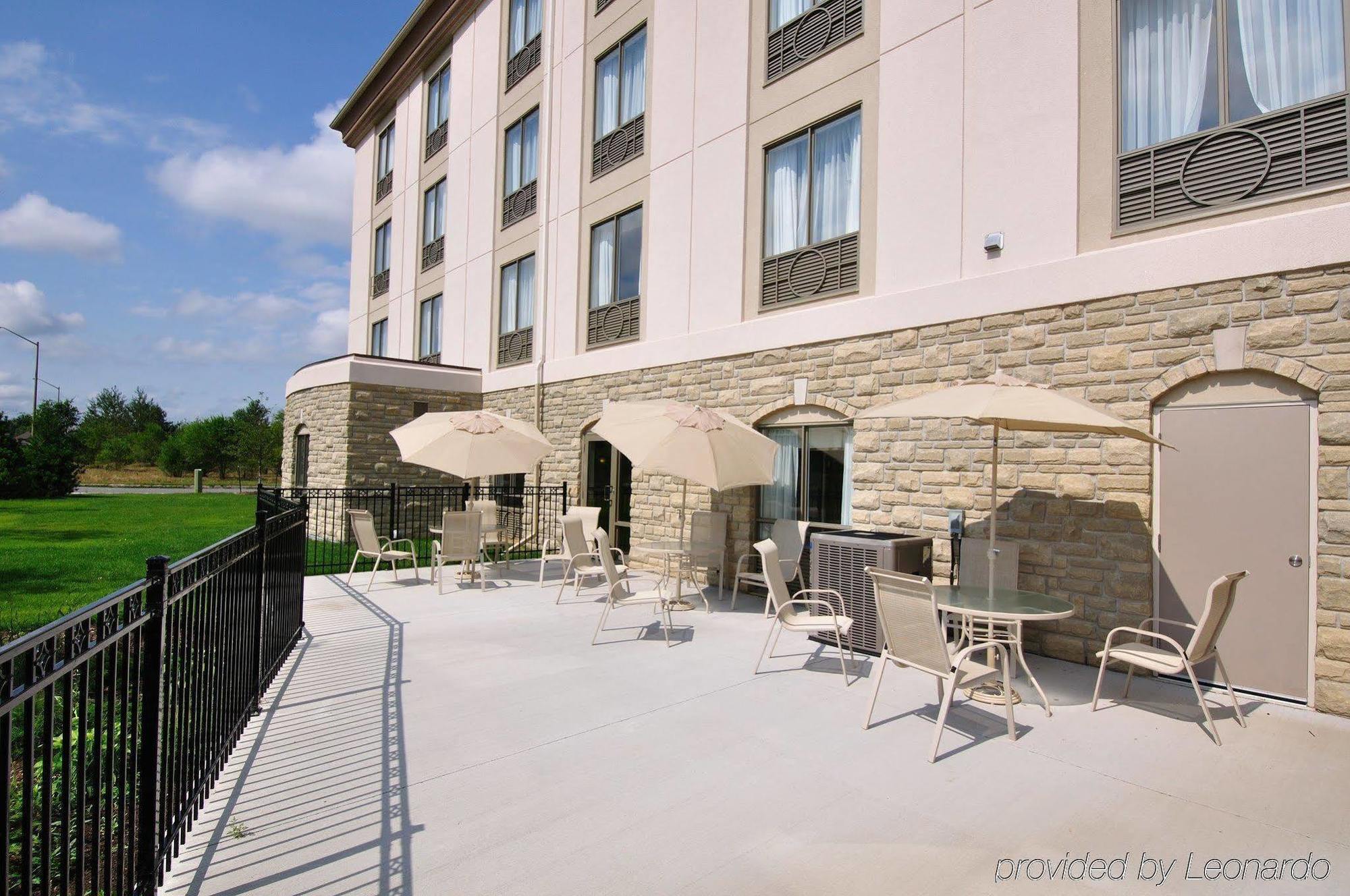 Holiday Inn Express Hotel & Suites Ottawa Airport By Ihg Esterno foto