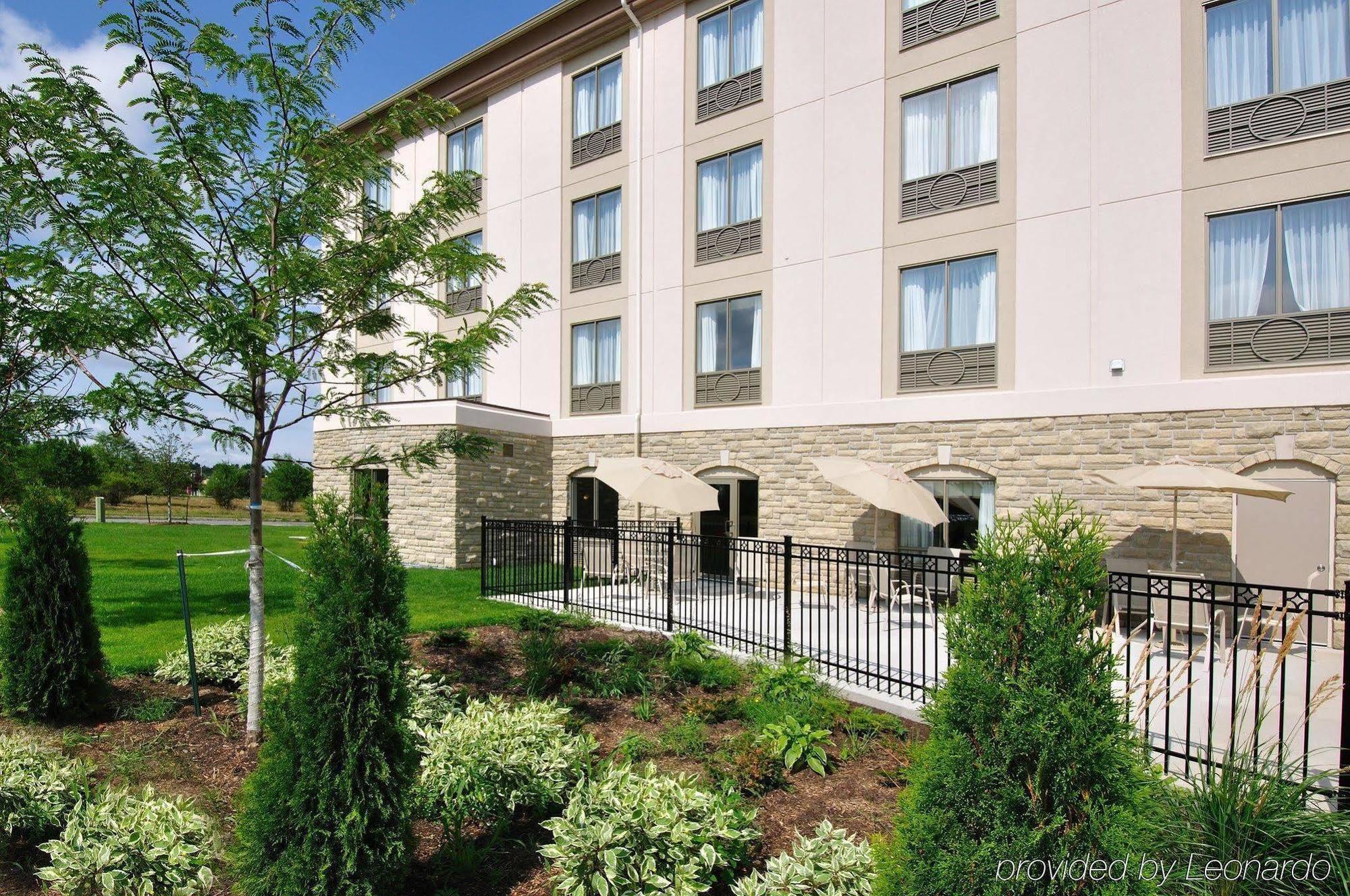 Holiday Inn Express Hotel & Suites Ottawa Airport By Ihg Esterno foto