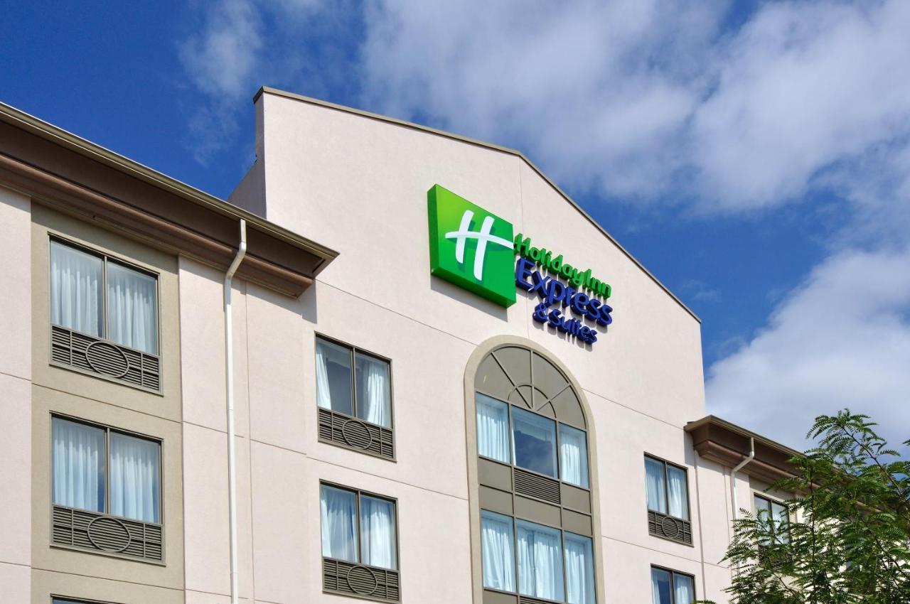 Holiday Inn Express Hotel & Suites Ottawa Airport By Ihg Esterno foto